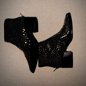 VINCE CAMUTO STUDDED BOOTIES